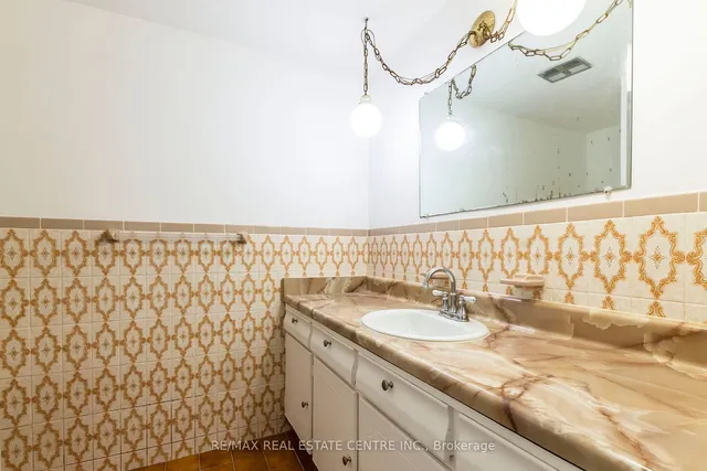 Additional image 28 of 404 Queenston Rd