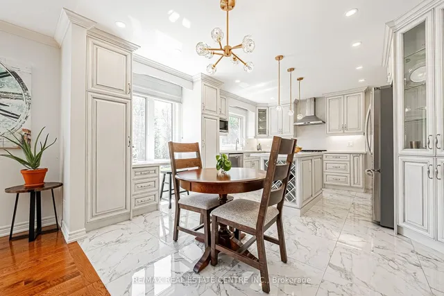 Additional image 12 of 6 Iris Crt