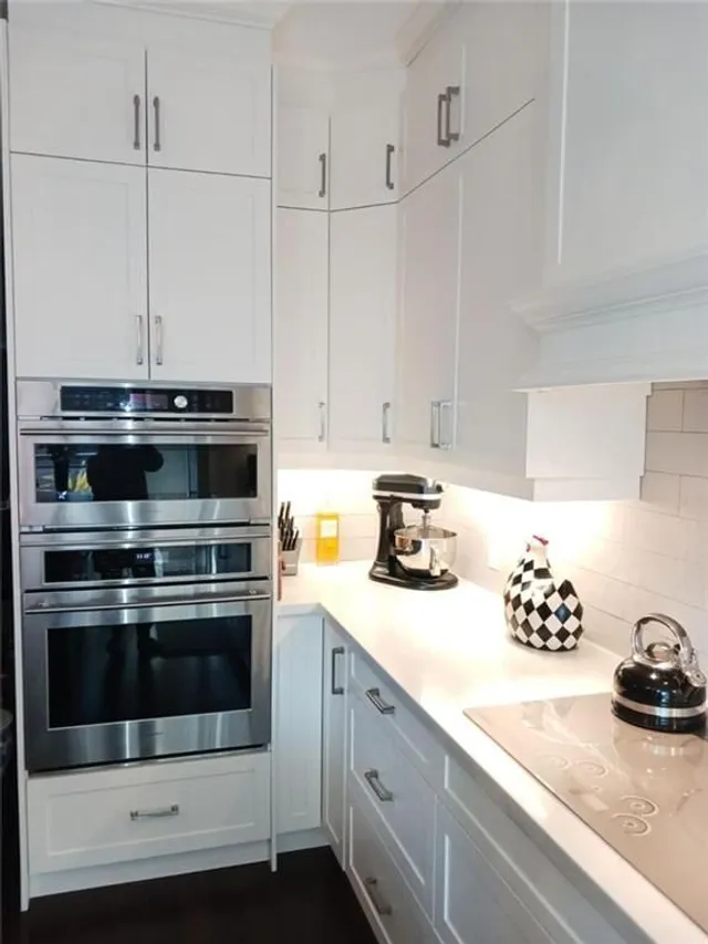 Additional image 13 of 112 KING St Unit 1109