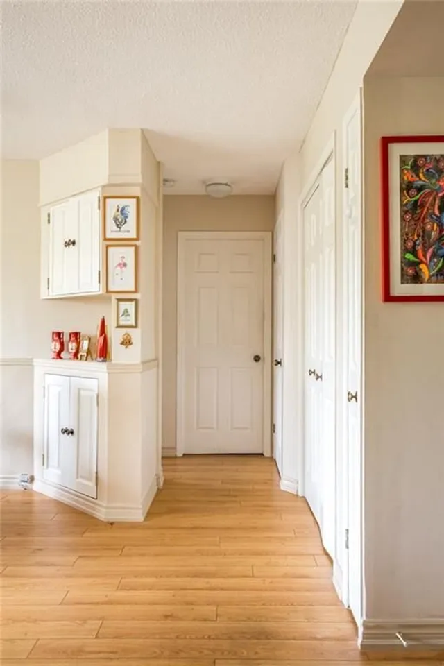 Additional image 14 of 180 LIMERIDGE Rd Unit 301