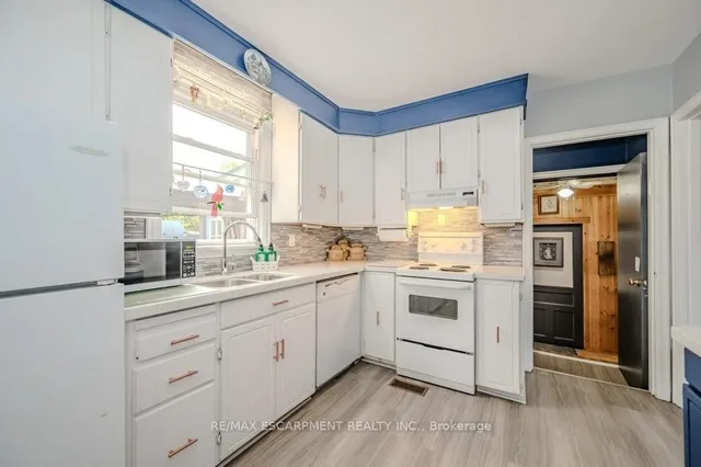 Additional image 13 of 925 Highway 6