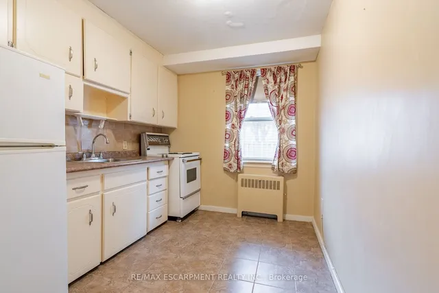 Additional image 9 of 4 ROBINSON St Unit 5