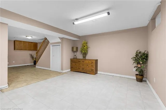 Additional image 19 of 62 Adis Ave