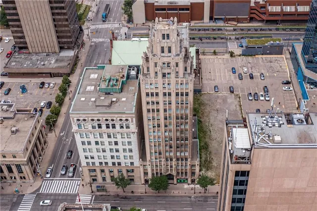 Additional image 50 of 36 JAMES St Unit 702