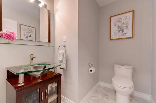 Additional image 19 of 35 LIDO Dr