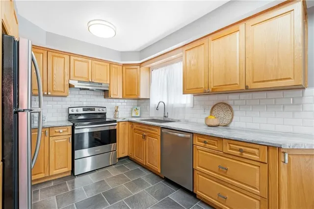 Additional image 14 of 8 CAMELOT Dr