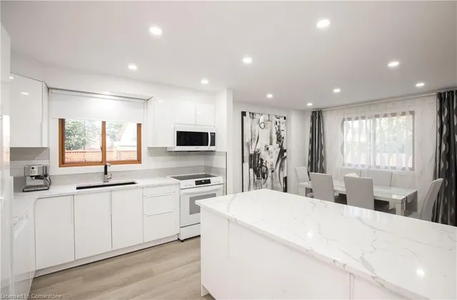 Additional image 10 of 76 Pinewarbler Dr