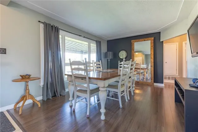 Additional image 10 of 44 SANDALWOOD Ave