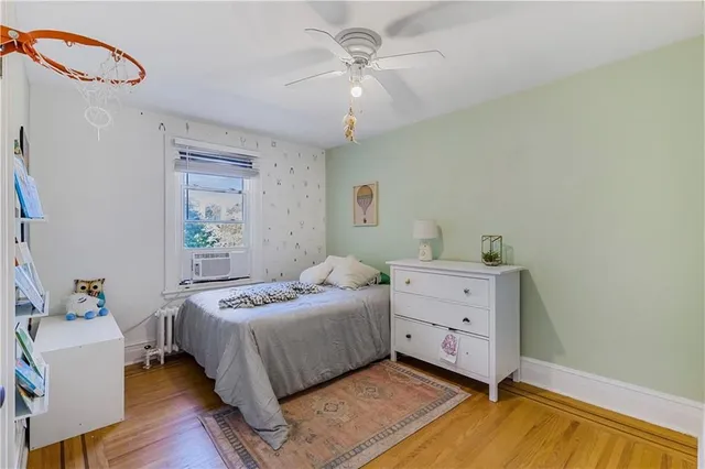 Additional image 39 of 74 HYDE PARK Ave