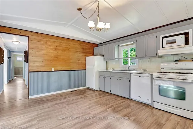 Additional image 15 of 126 Maple Cres