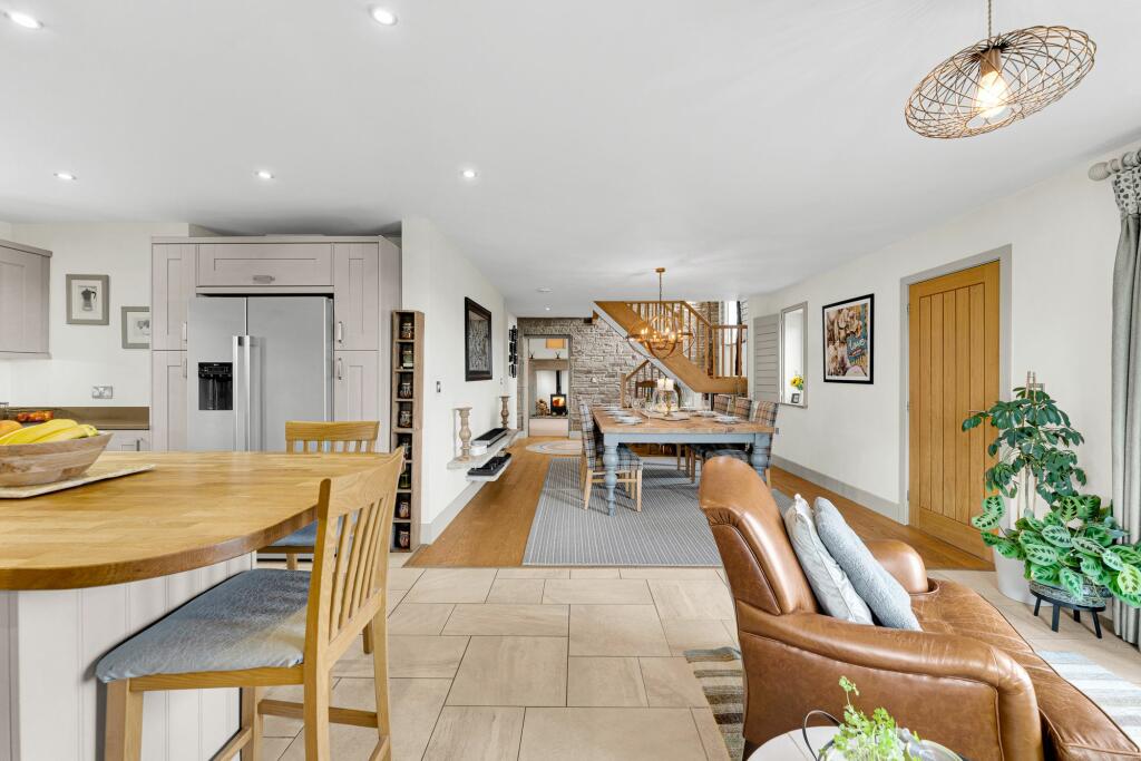 Additional image 15 of 1750s Farmhouse on 0.8 acres, 360° views, rustic charm, and scenic Rossendale countryside!