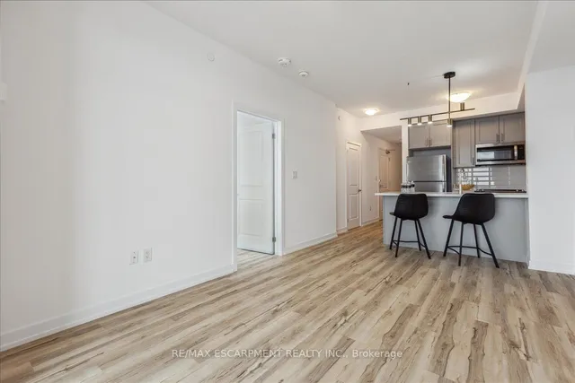 Additional image 8 of 450 Dundas St Unit 1001