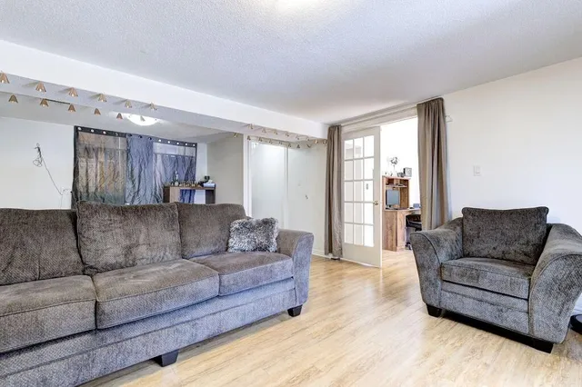 Additional image 31 of 591 TEMPLEMEAD Dr