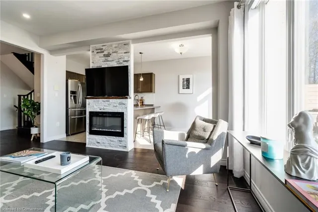 Additional image 14 of 144 Hazelton Ave