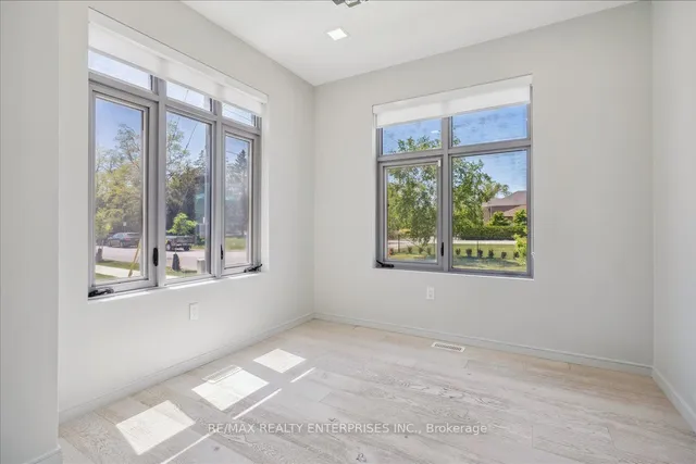 Additional image 21 of 4 Sunrow Gate