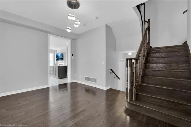 Additional image 21 of 38 Narbonne Cres