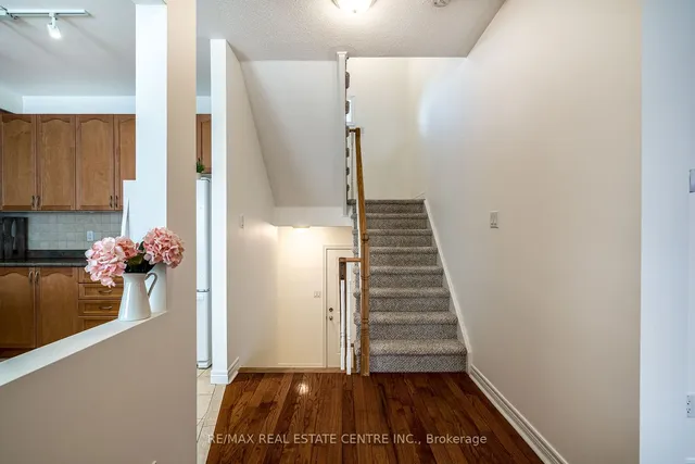 Additional image 4 of 100 Beddoe Dr Unit 7