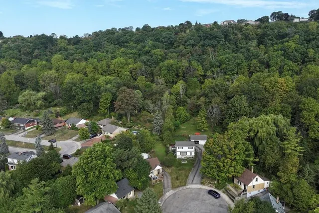 Additional image 43 of 9 LINDA Crt