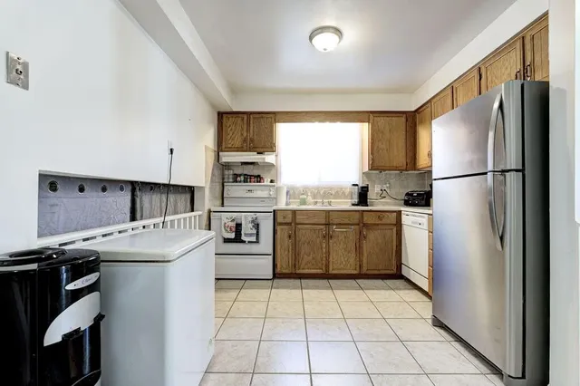 Additional image 18 of 591 TEMPLEMEAD Dr