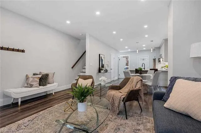 Additional image 8 of 42 Arthur Ave