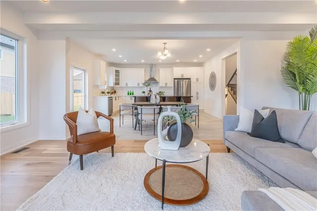 Additional image 3 of 121 CITTADELLA Blvd