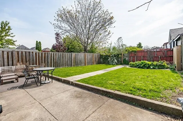 Additional image 31 of 350 JOHN St