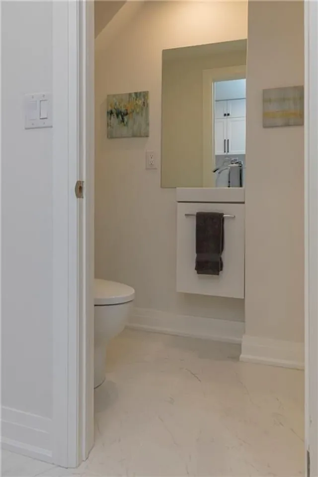 Additional image 30 of 564 ABERDEEN Ave