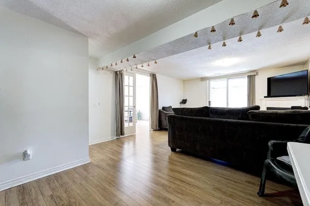 Additional image 32 of 591 TEMPLEMEAD Dr