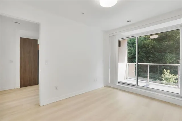 Additional image 12 of 467 CHARLTON Ave Unit 202