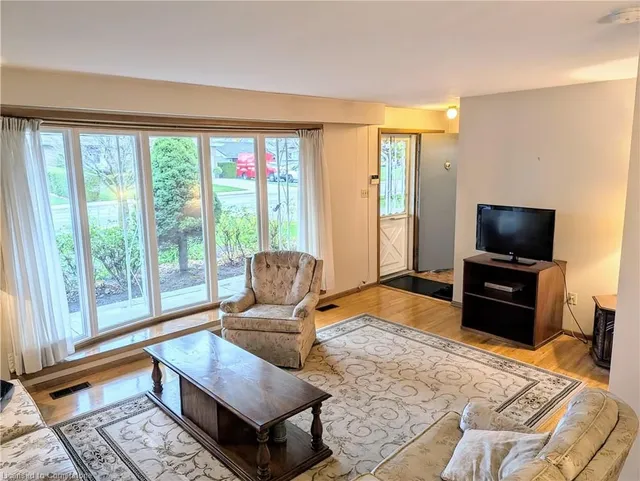 Additional image 8 of 14 Calvert Ave