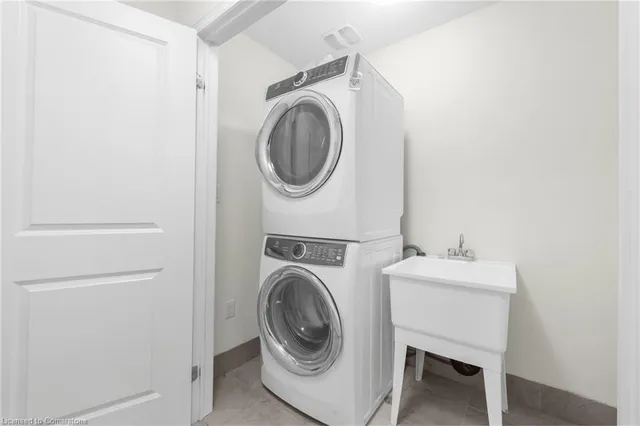 Additional image 22 of 377 Glancaster Rd Unit 3