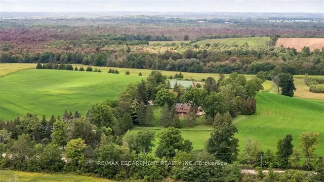 Additional image 40 of 1399 Safari Rd