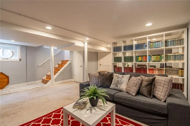 Additional image 26 of 305 WEXFORD Ave