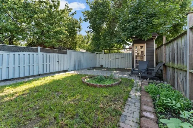 Additional image 24 of 126 CAVELL Ave