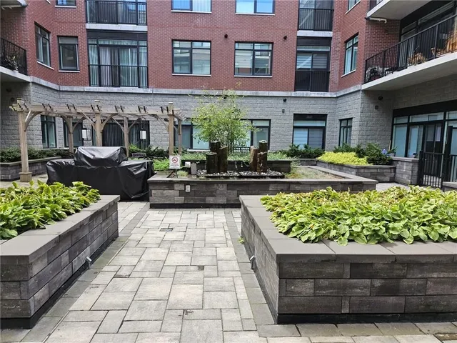 Additional image 17 of 1 REDFERN Ave Unit 435