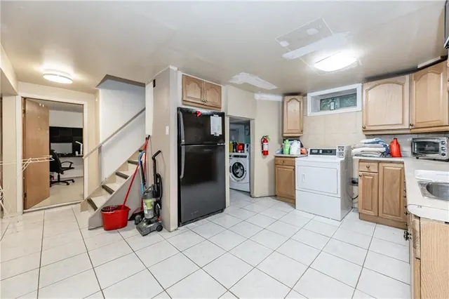 Additional image 6 of 122 Broadway Ave