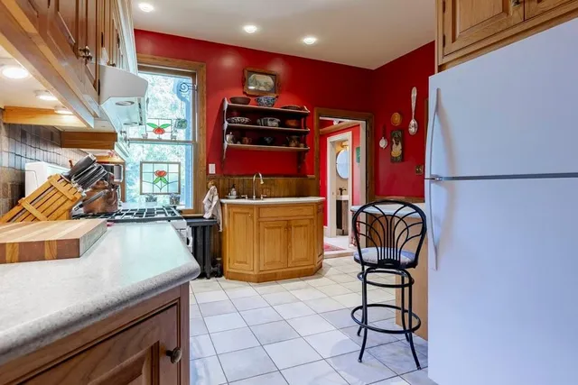 Additional image 14 of 80 STANLEY Ave