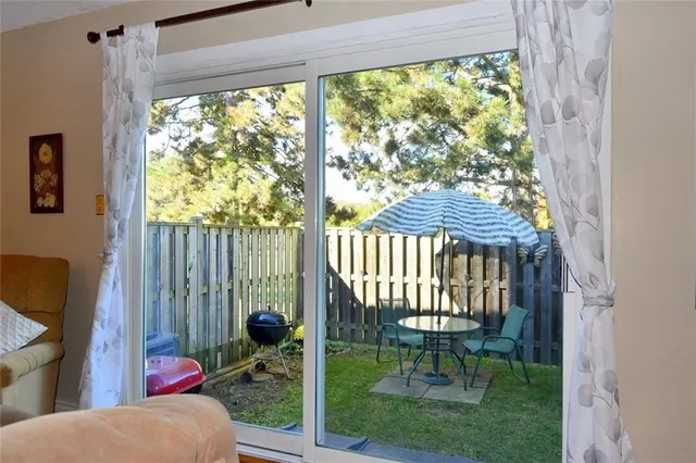 Additional image 6 of 880 LIMERIDGE Rd Unit 63