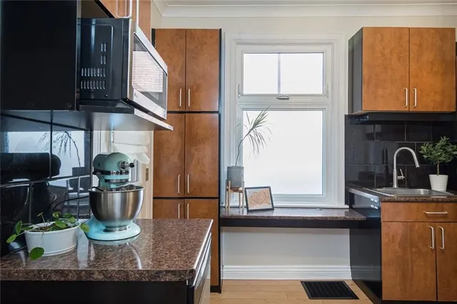 Additional image 18 of 78 GAGE Ave