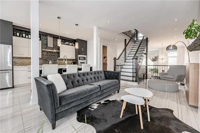 Additional image 11 of 1083 BEACH Blvd