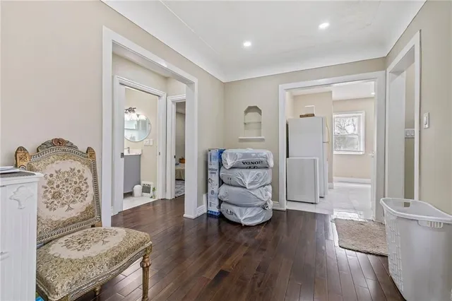 Additional image 6 of 38 LAKE Ave