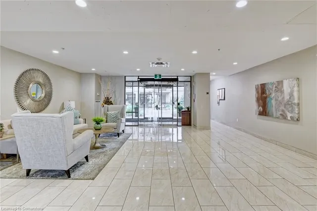 Additional image 4 of 35 Southshore Cres Unit 111