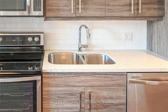 Additional image 9 of 2 King St Unit 208