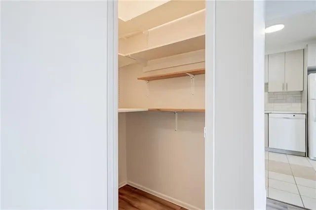 Additional image 25 of 500 GREEN Rd Unit 903