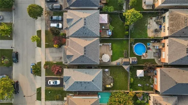 Additional image 34 of 31 TOPAZ St