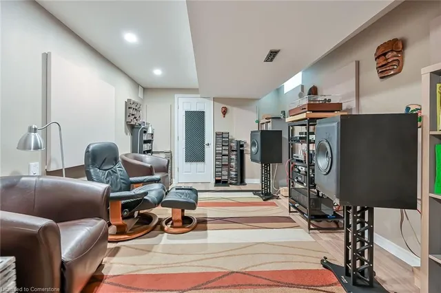 Additional image 33 of 28 Titan Dr