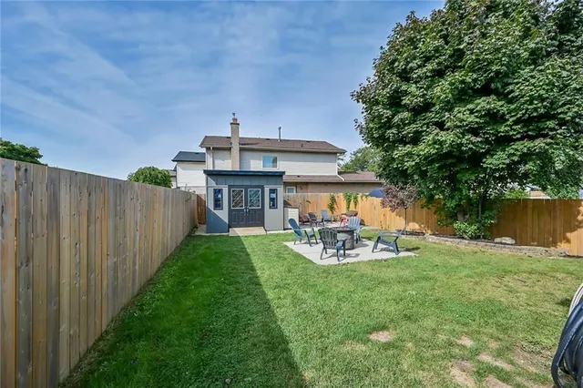 Additional image 47 of 5 RIDELL Cres