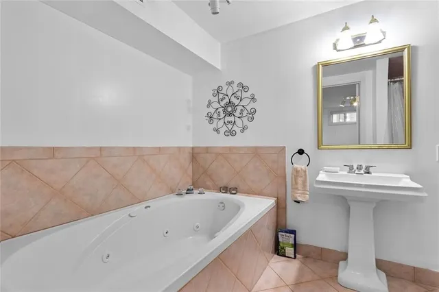 Additional image 27 of 54 BEACON Ave