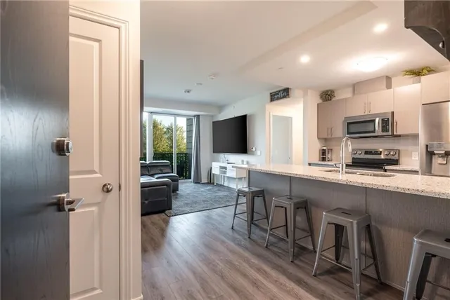 Additional image 7 of 2750 KING St Unit 203