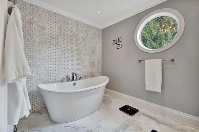 Additional image 24 of 18 ST ANNS Crt